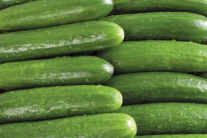 Ceny ogórków szklarniowych na Ukrainie nadal gwałtownie spadają.