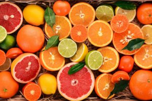 Zmienność waluty obniża marże importu owoców.