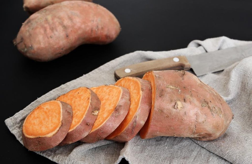 Wysokie zapotrzebowanie i ograniczona podaż utrzymują wysokie ceny batatów.