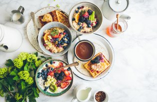 Trendy cateringowe 2026 — co zamawiają firmy i czego oczekują goście?