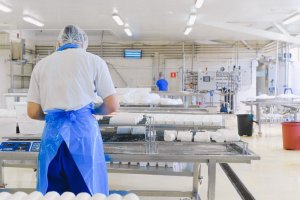 Złącza higieniczne i węże spożywcze – jak budować bezpieczne instalacje w przemyśle spożywczym?