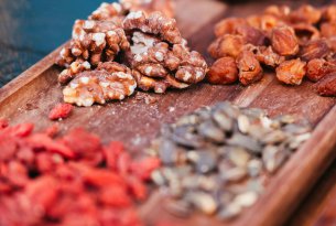 Superfoods: proszek czy całe nasiona, co działa w twoim śniadaniu?