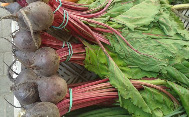 Młode buraki obcinane nie tanieją