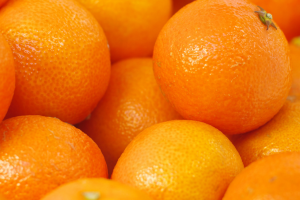 Pomarańcze w okresie przejściowym między sezonami