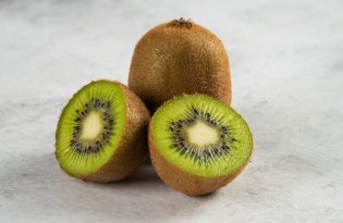 Zespri odrzuca twierdzenia ministra dotyczące dostępu Maorysów do kiwi.