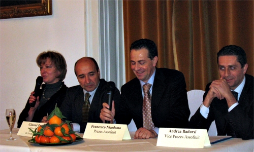 Od lewej: Gianni Petrocchi – Prezes Unii Zrzeszeń Producentów Warzyw i Owoców, Francesco Nicodemo – Prezes ASSOFRUIT, Andrea Badursi vice Prezes ASSOFRUIT